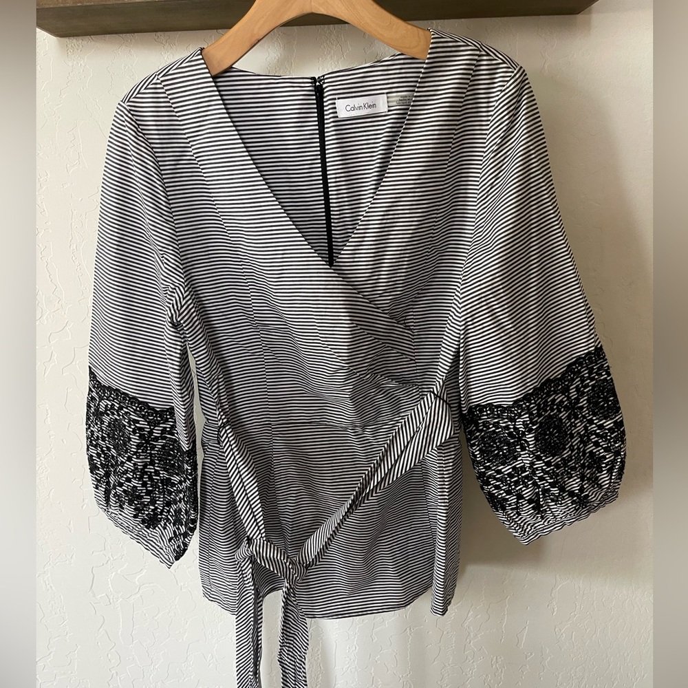 Calvin Klein| Poplin Wrap Top with Embroidered Balloon Sleeve•••+ Tie Waist - Picture 15 of 16